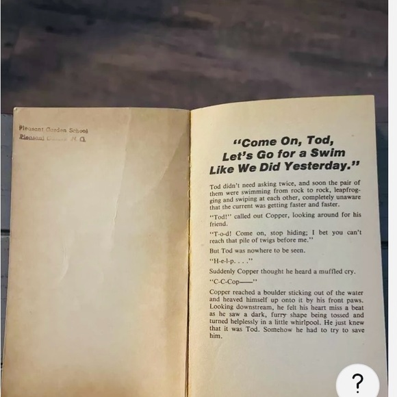 Walt Disney Productions' The fox and the hound (First Edition Book) - Picture 3 of 3